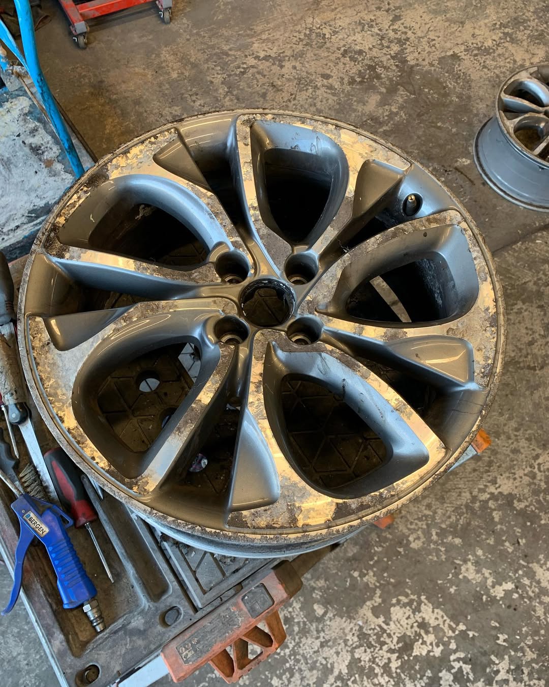 Diamond Cutting Alloy Wheels In Staines-Upon-Thames